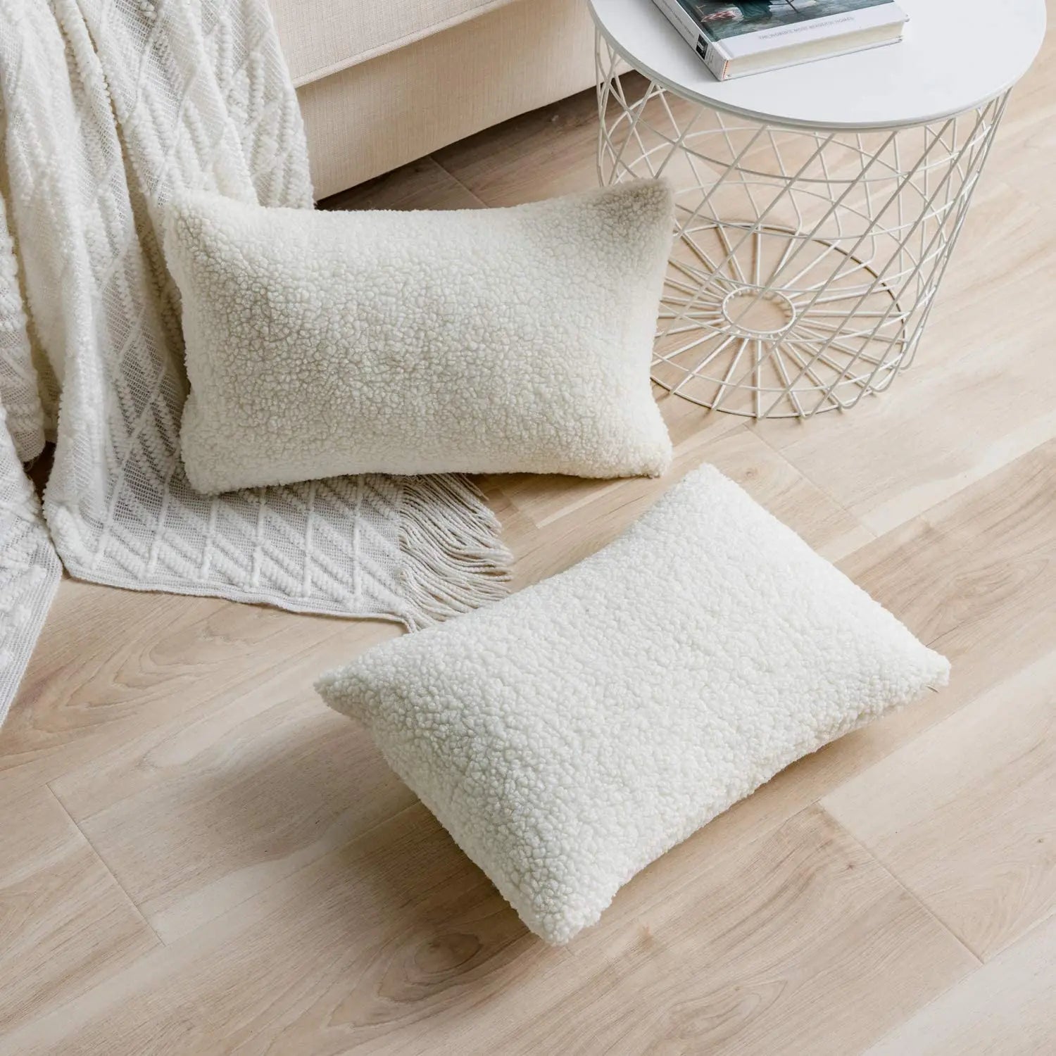 Soft Velvet Pillow Cover - Elegant Home Decor Accent - Fesara