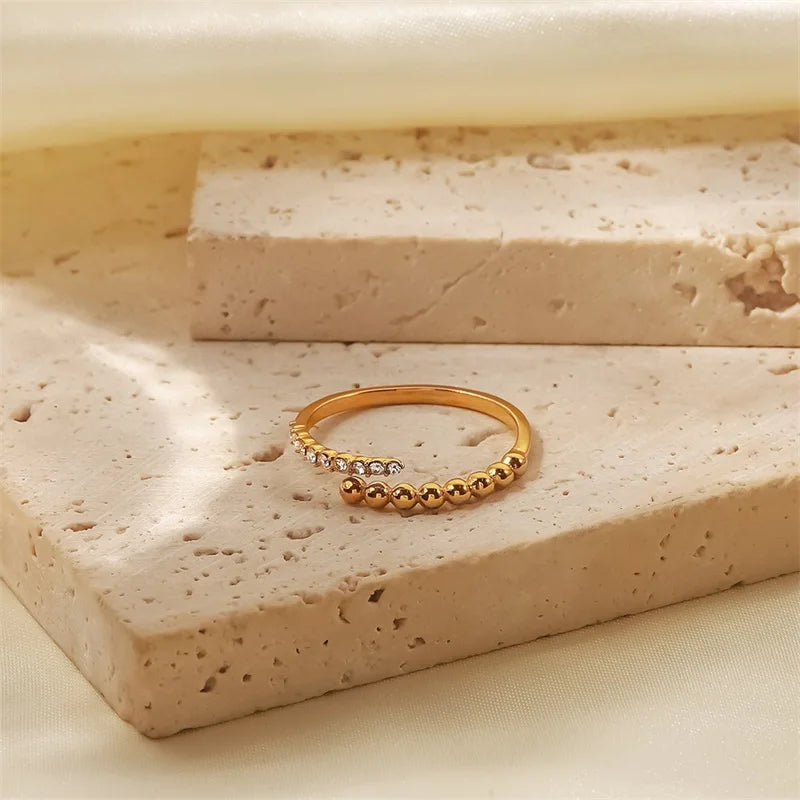 Luxury 18k Gemstone Studded Ring