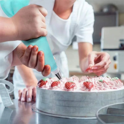 Easy Bake Piping Nozzle Kit with Silicone Bags