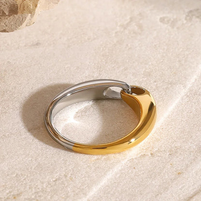 Luxury Silver Tone Buckle Link Ring