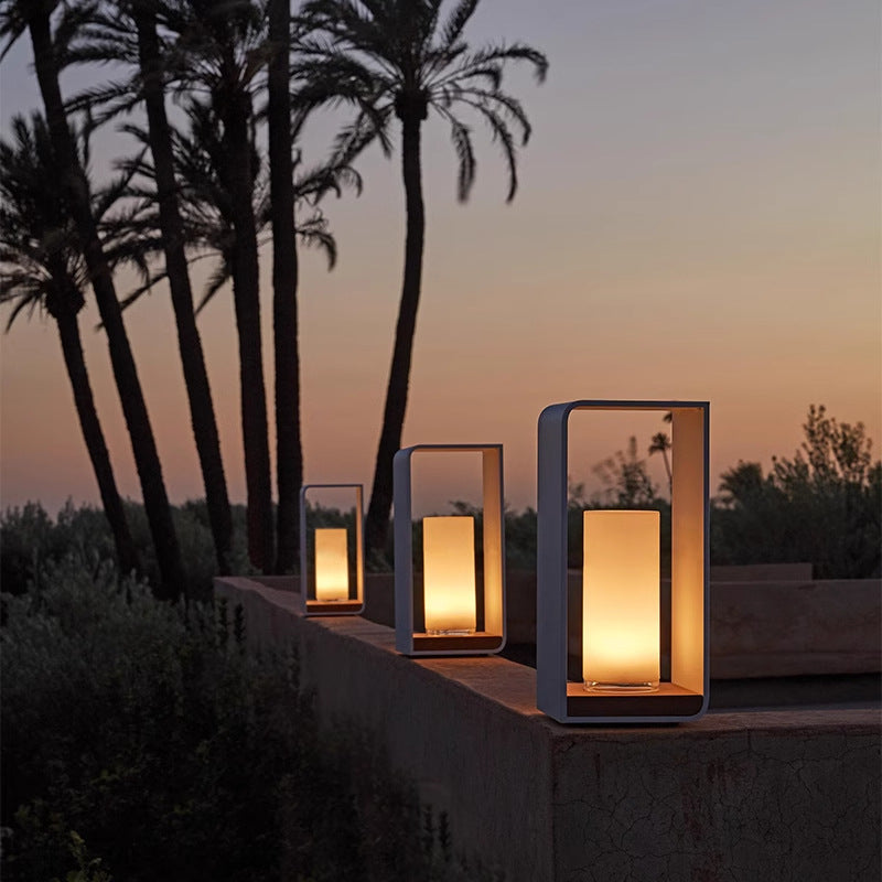 Solar lawn lighting 2