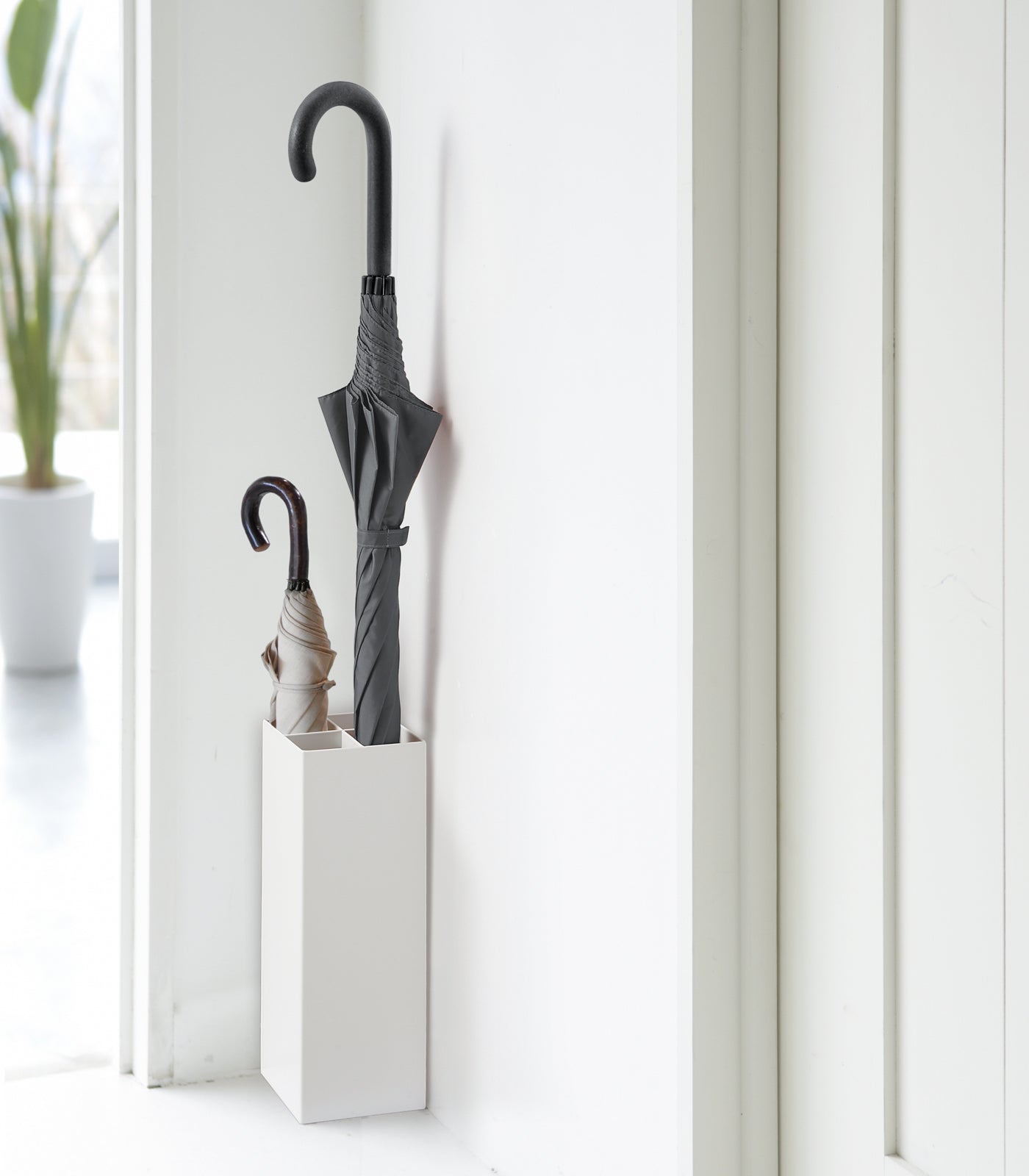 SteelGuard | Modern Sleek Steel Indoor Umbrella Stand with Drip Tray 1