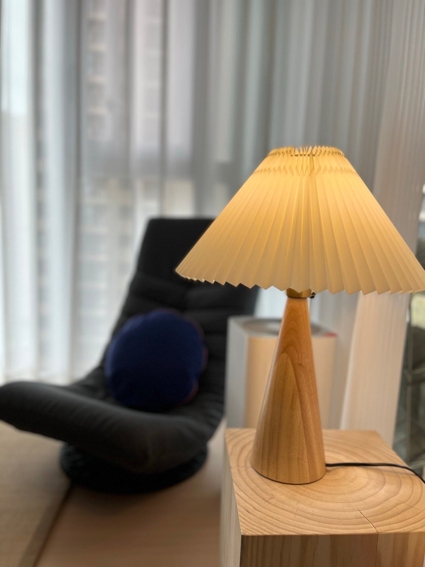 Classic Wooden Desk Table Lamp