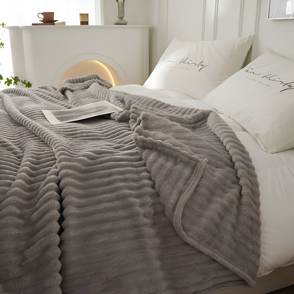 Cozy Plaid Fleece Throw Blanket Soft and Breathable
