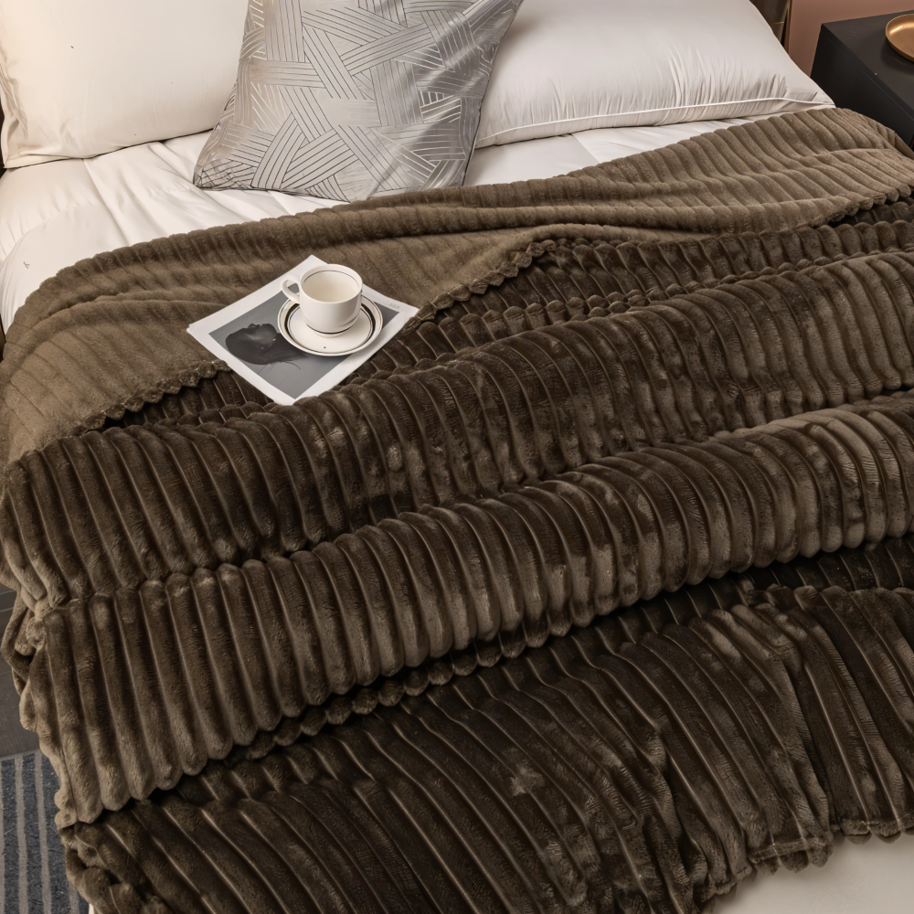 Cozy Plaid Fleece Throw Blanket Soft and Breathable
