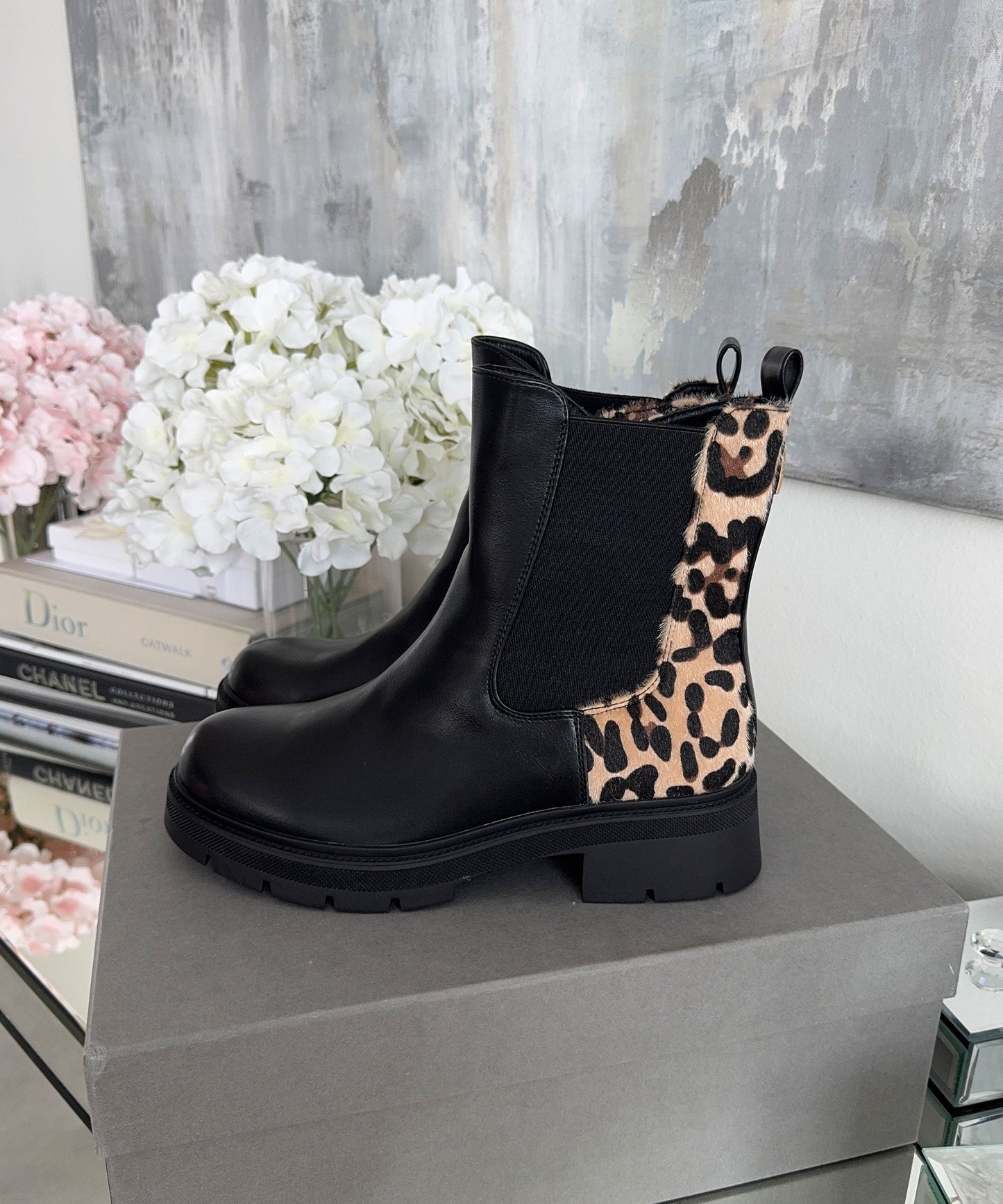 Stylish Black Leo Print Boots with Comfortable Inner Lining – Normal Fit for Everyday Wear 3