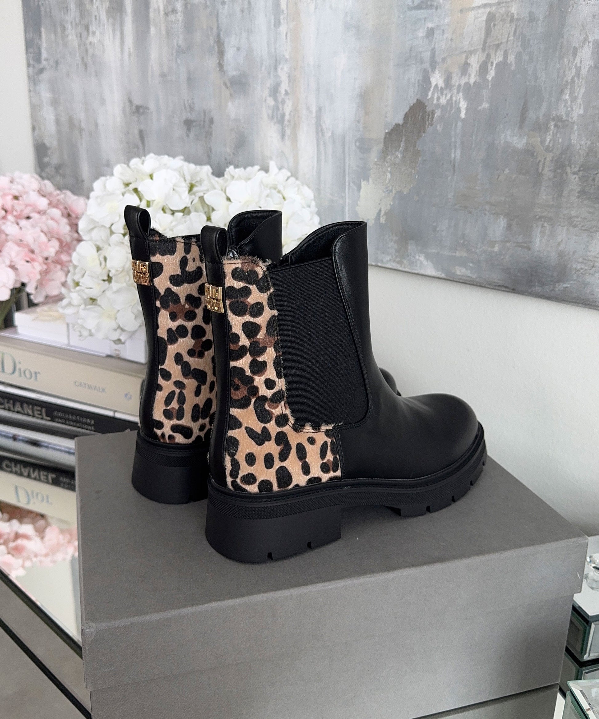 Stylish Black Leo Print Boots with Comfortable Inner Lining – Normal Fit for Everyday Wear 5
