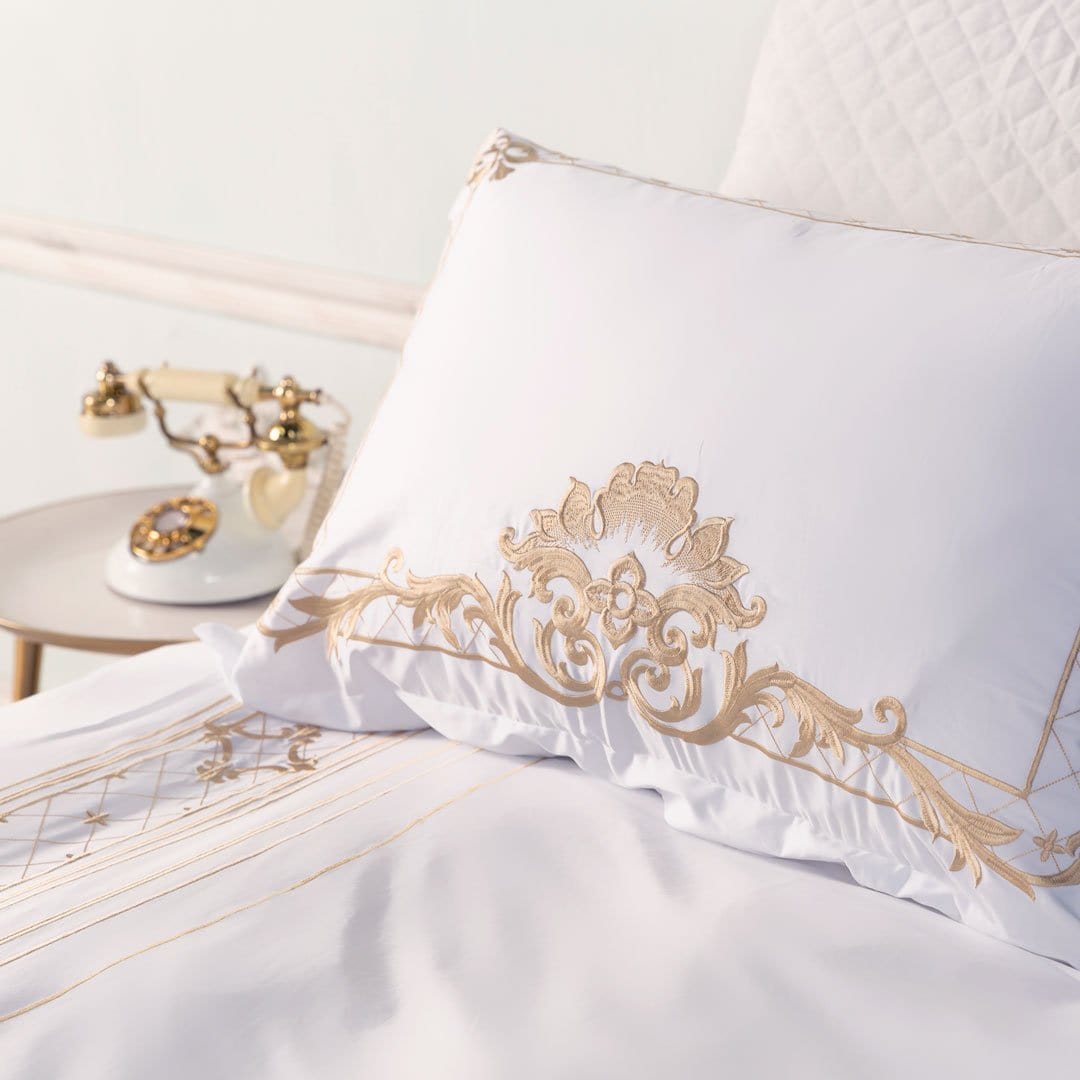 Luxurious Cream and Gold Bedroom Bedding