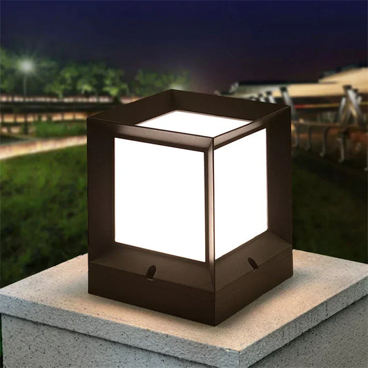 Stylish Garden Post Lamp - Fesara