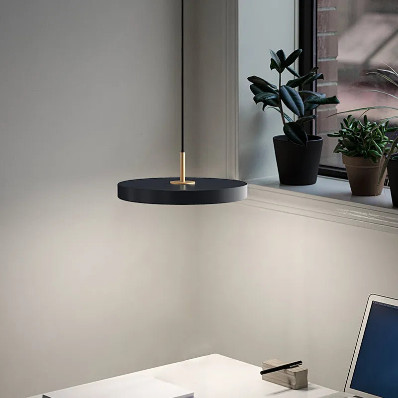 Fesara | Sleek Metal UFO Table Lamp