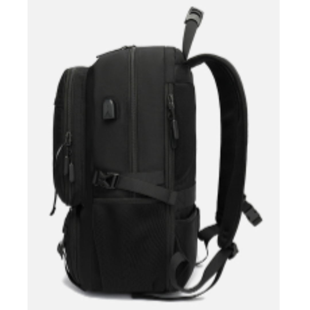 Large Capacity TrekX 60L Backpack