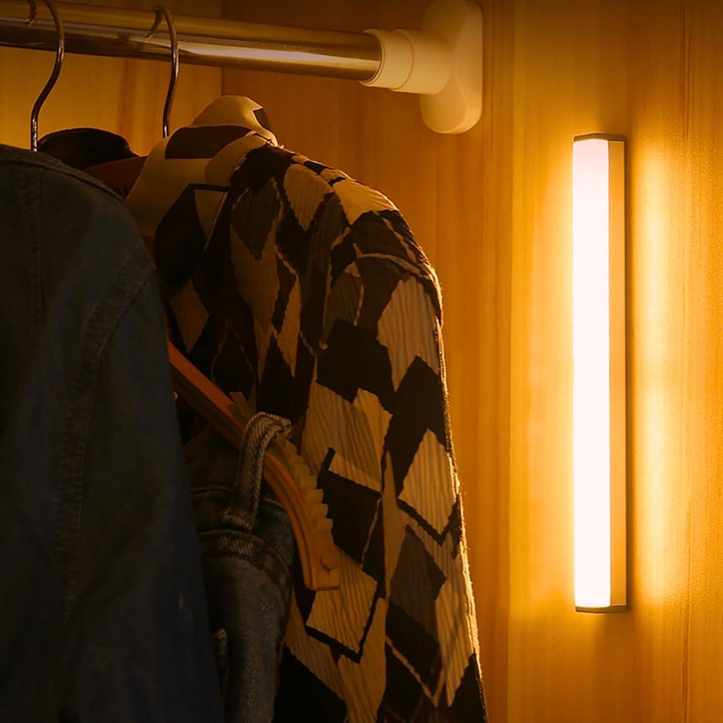 Portable Rechargeable LED Motion Sensor Lamp