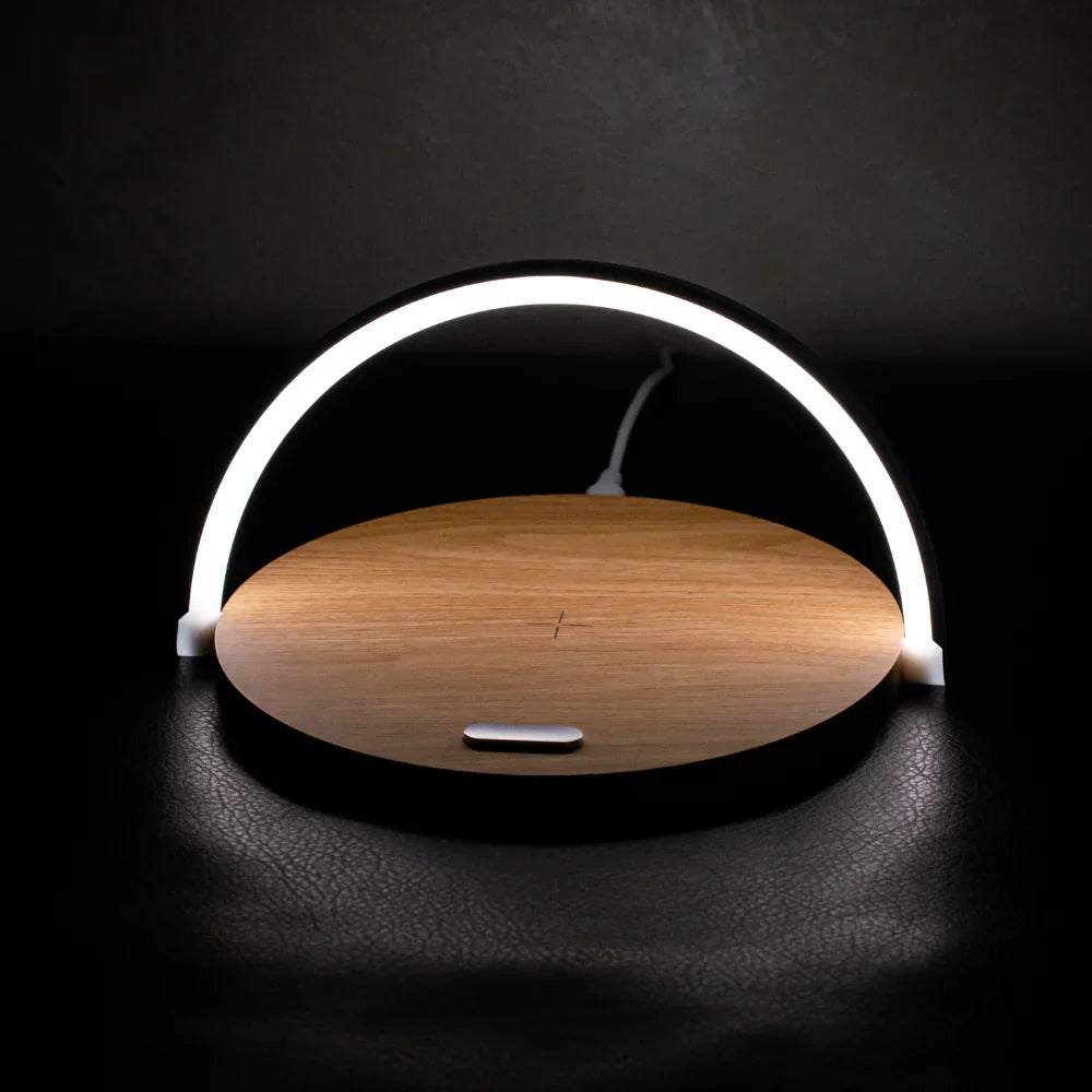 Portable LED Desk Lamp with Wireless Charger - Fesara
