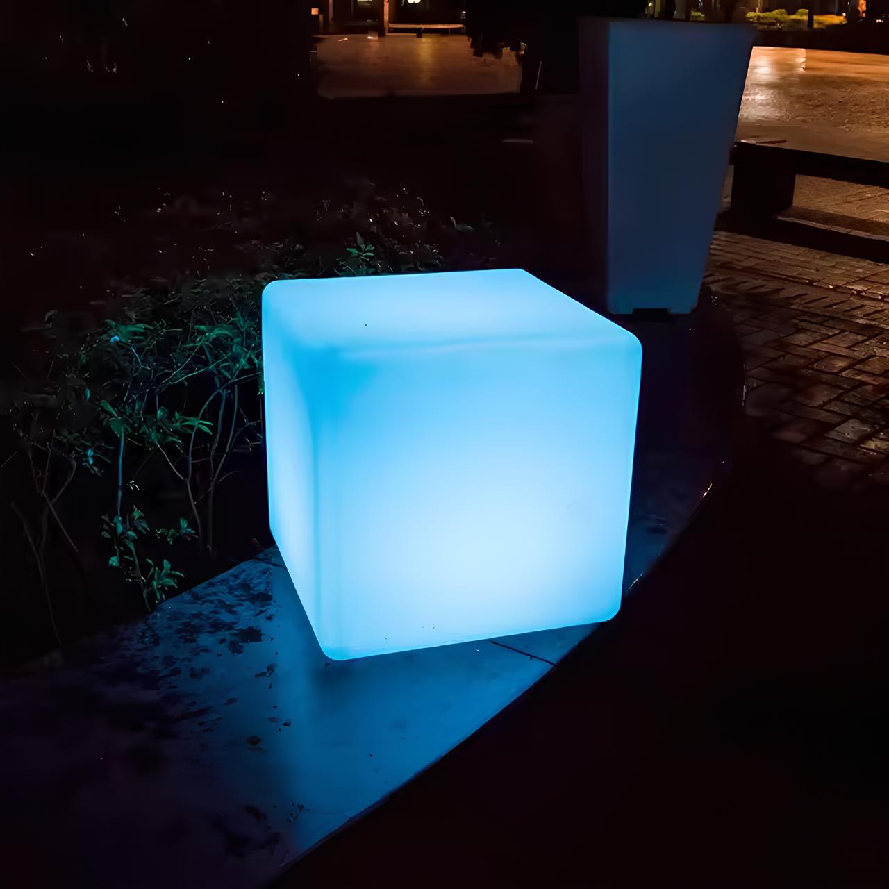 Modern Cube Outdoor Lamp