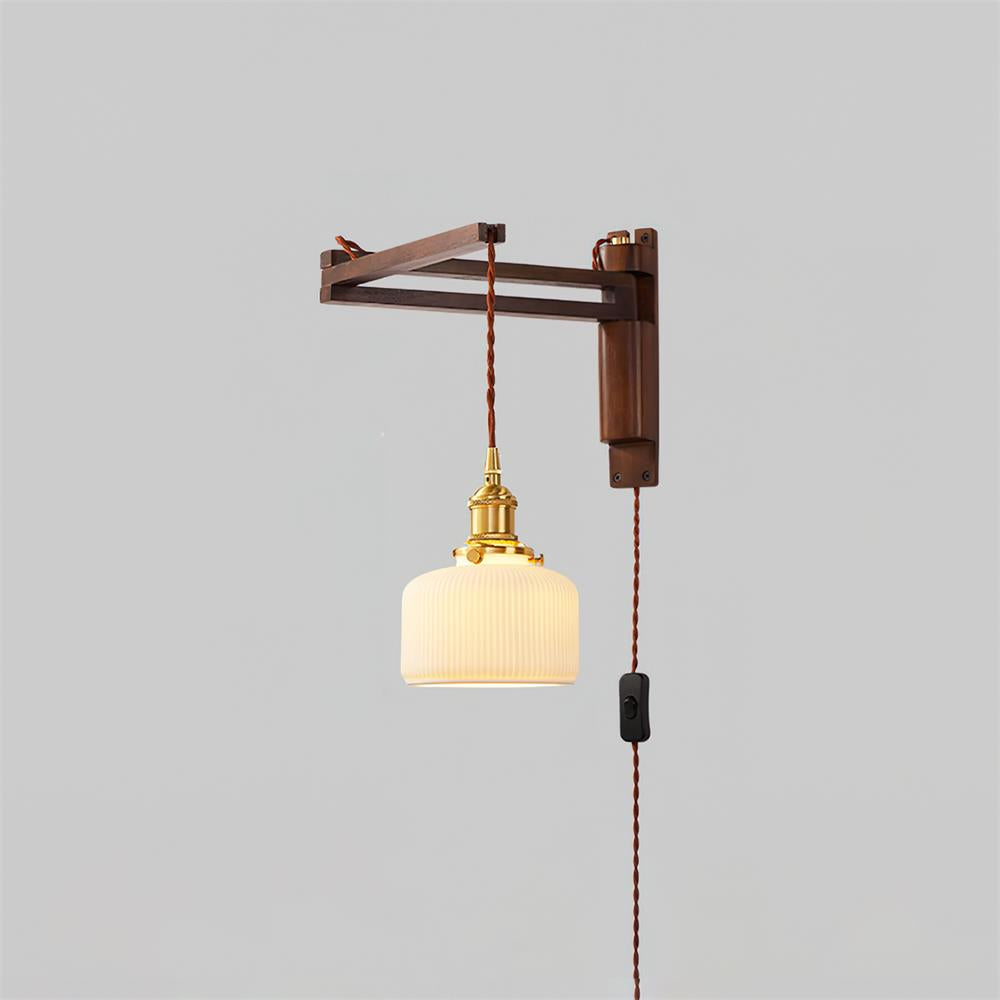 Varonne | Vintage-Inspired Wall Lamp with Classic Silhouette 10