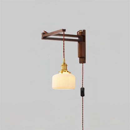 Varonne | Vintage-Inspired Wall Lamp with Classic Silhouette 10
