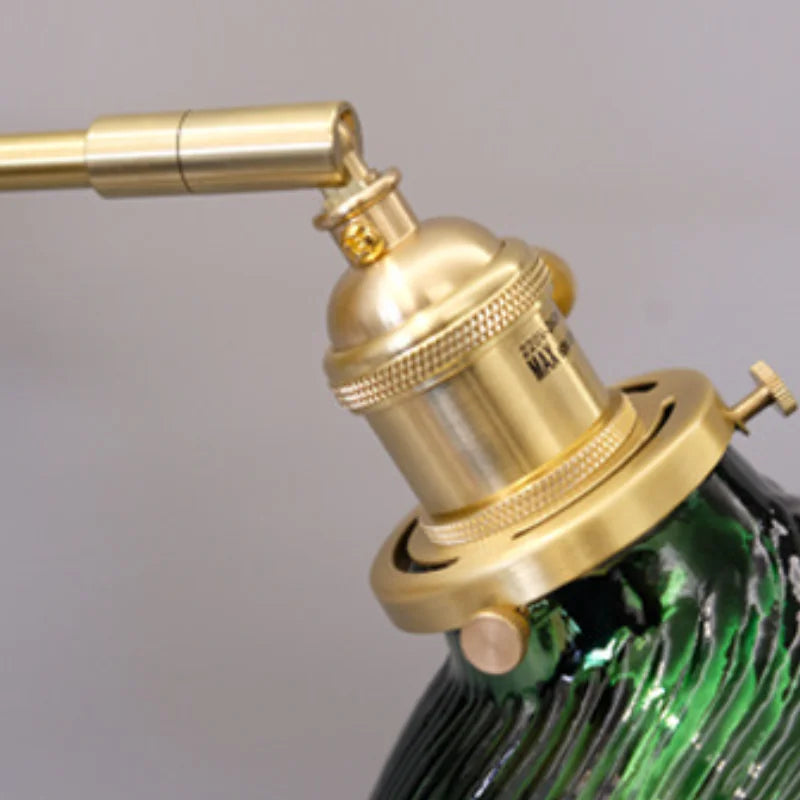 Elegant Traditional Wall Light
