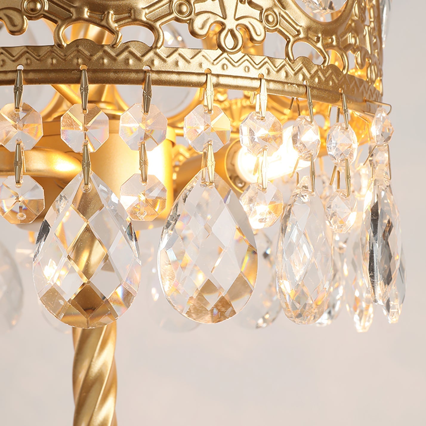 Luxurious Glass Table Lamp with Metallic Base