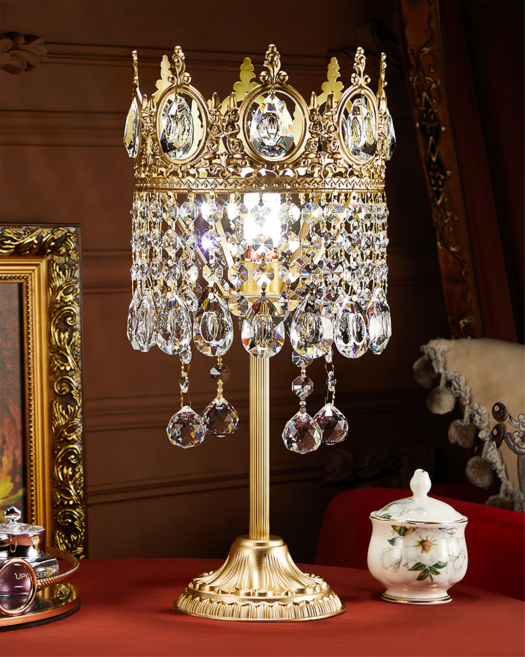 Luxurious Glass Table Lamp with Metallic Base