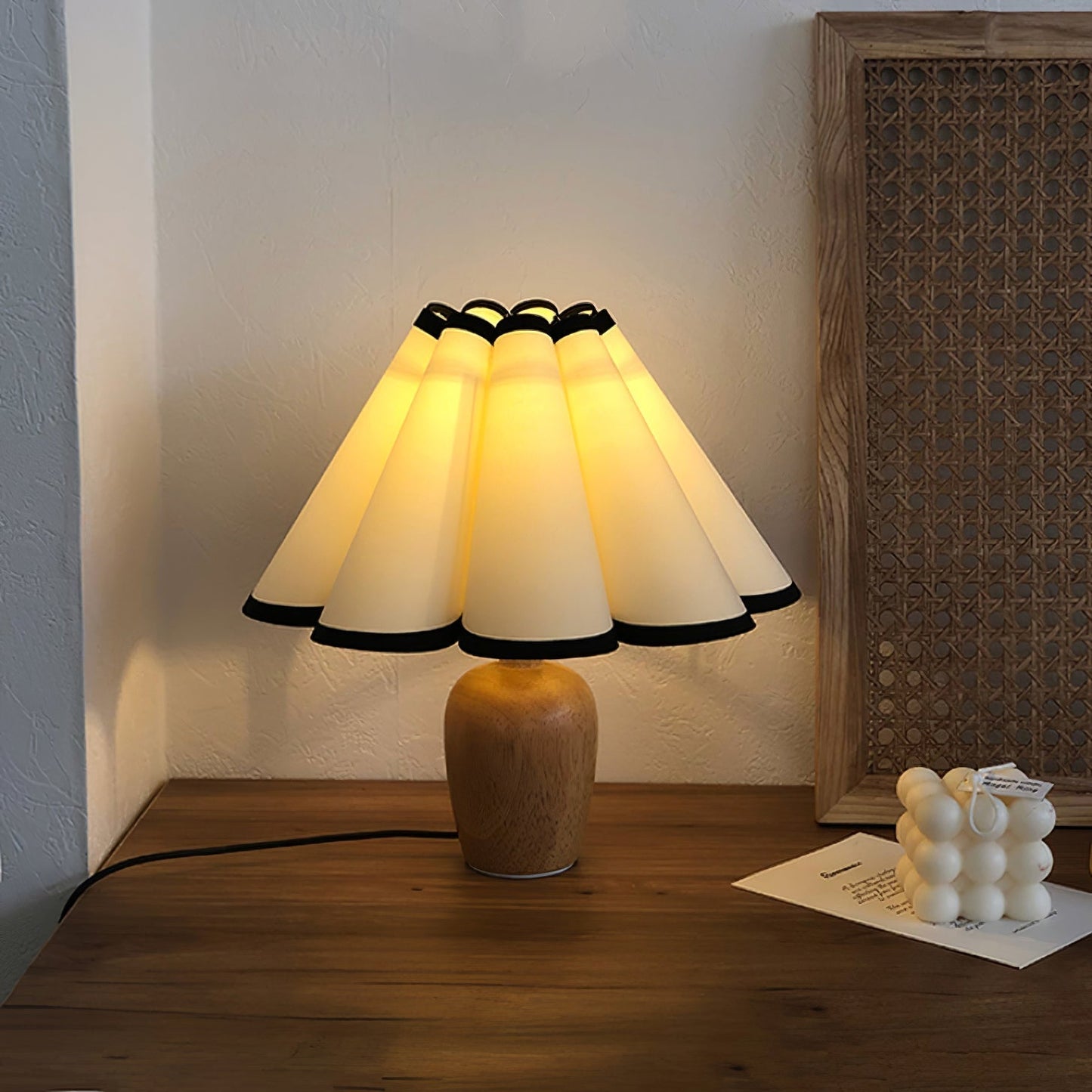 Classic Textured Woven Table Lamp