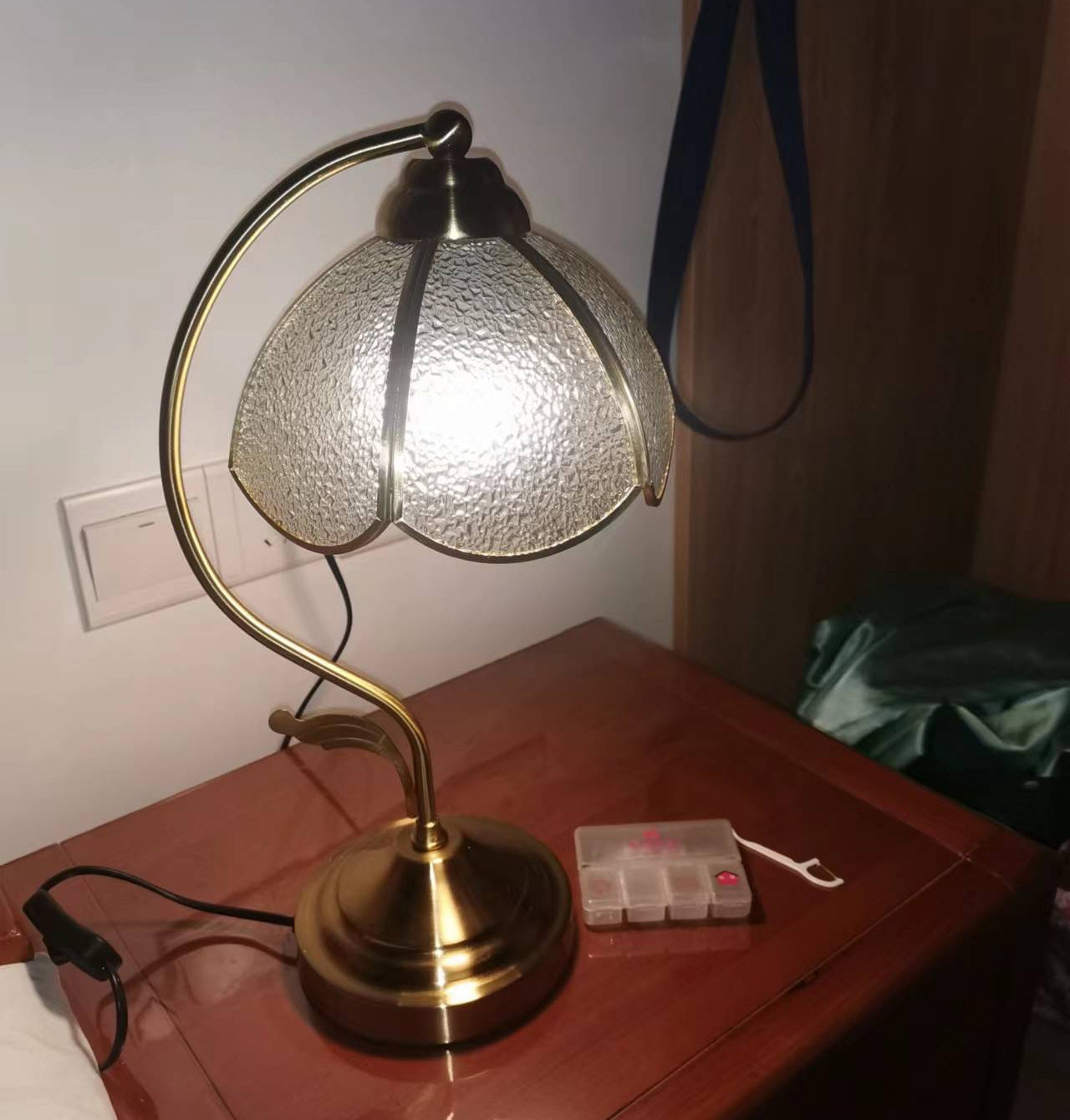 Elegant Flower Glass Desk Lamp