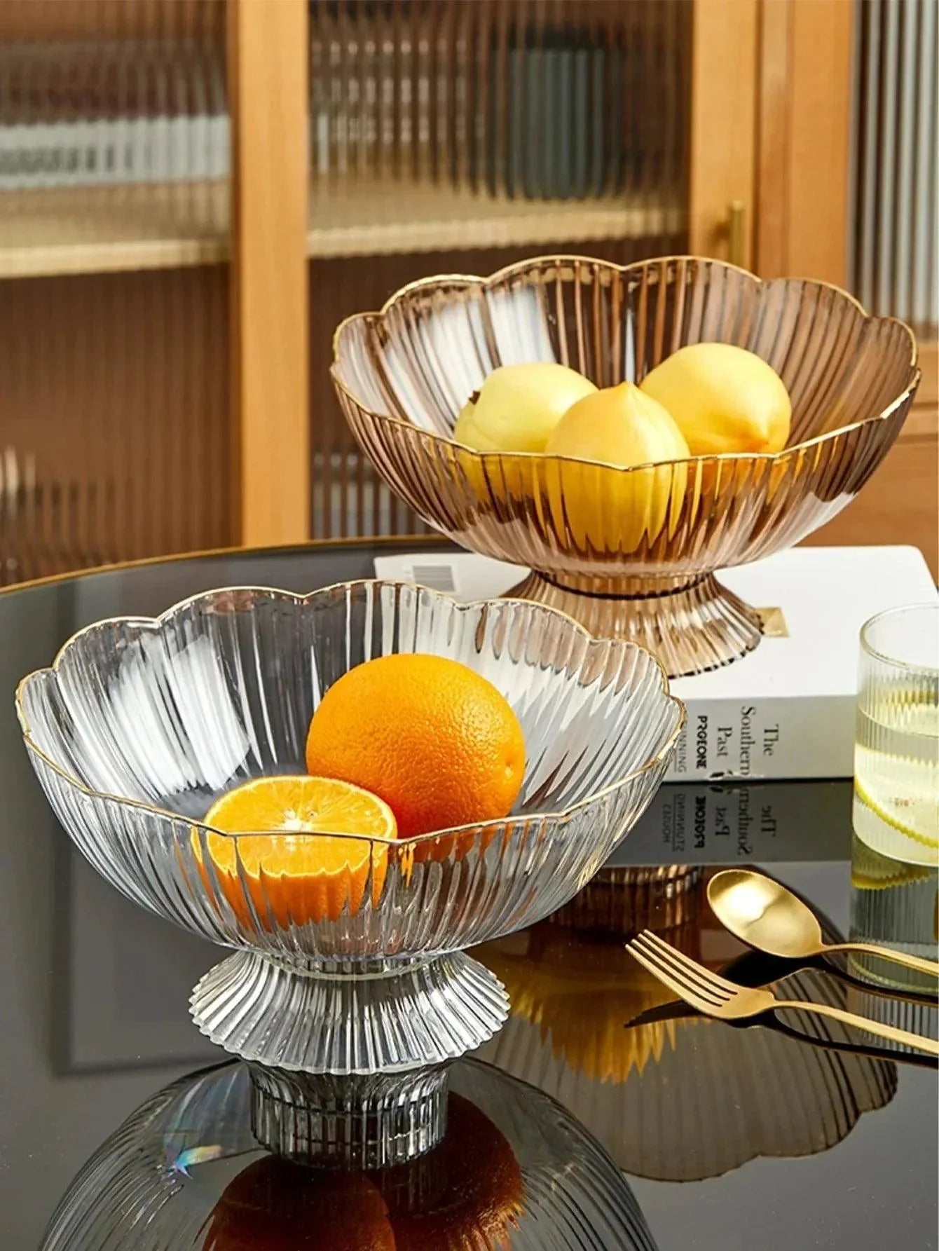 Elegant Glass Fresh Fruit Bowl