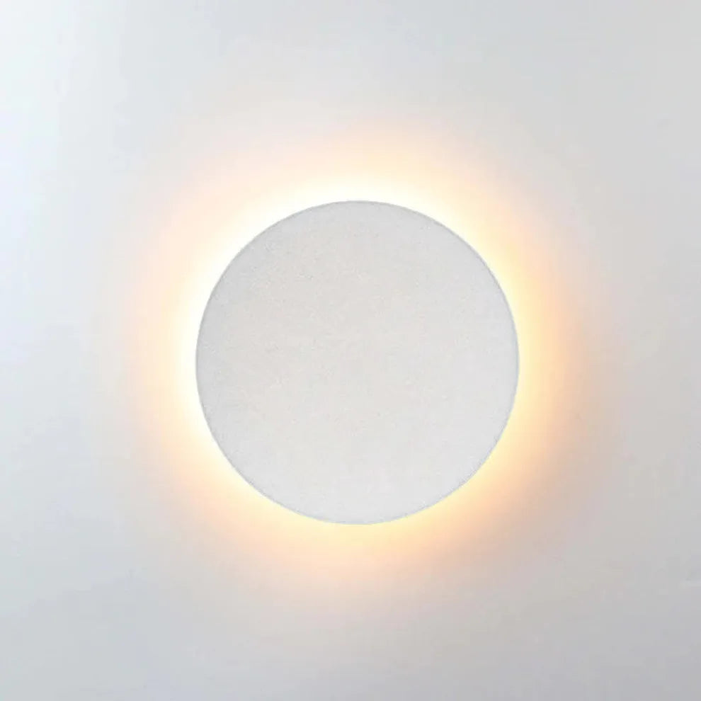 Sleek Contemporary Outdoor LED Wall Light Metal