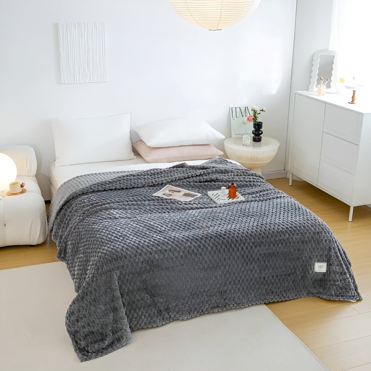 Soft Plush Fleece Blanket for Cozy Warmth