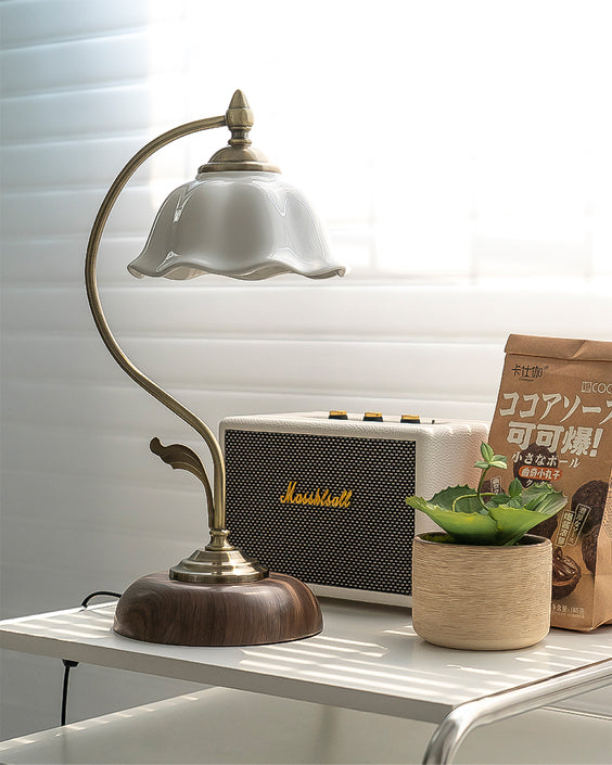 Classic Wooden Table Desk Lamp