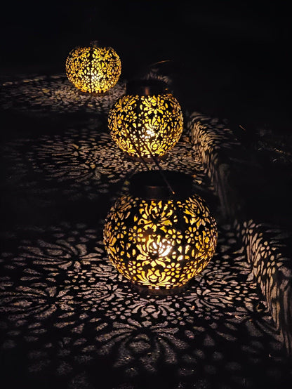 Solar Powered Outdoor Hanging Lamp