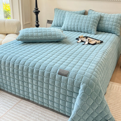 Cozy Plush Throw Blanket with Textured Pattern