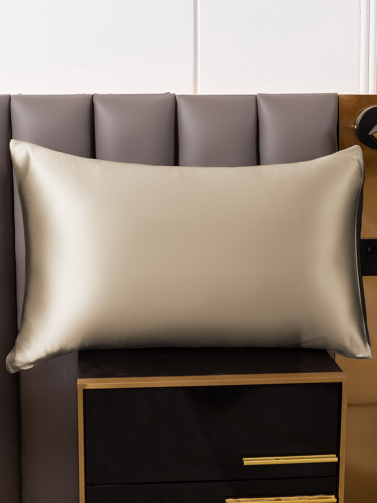 Luxury Mulberry Silk Pillowcase with Concealed Zipper