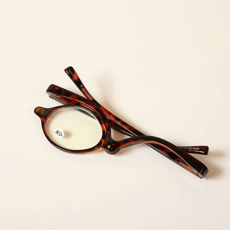 Easy To Use Crystal Clear Makeup Mirror