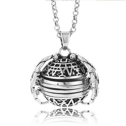 Sparkling Wing Shaped Pendant Necklace