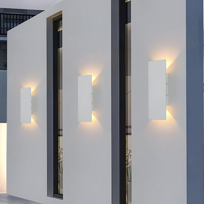Stylish Outdoor LED Wall Light - Aluminum