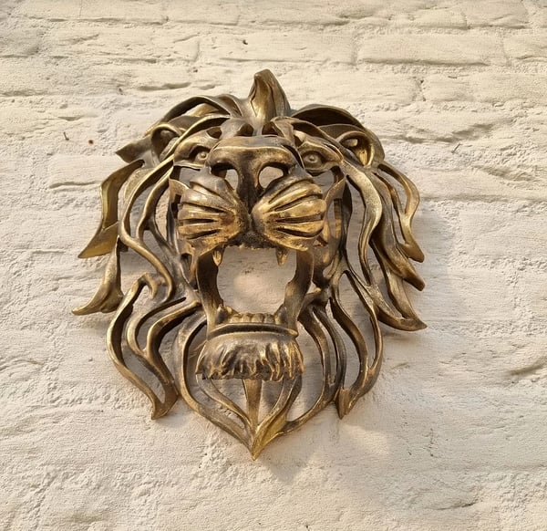 Stylish Lion Head Metal Wall Decor