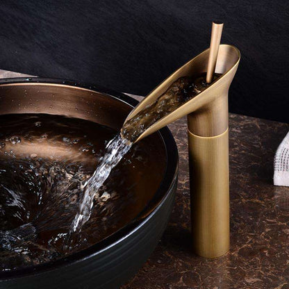 Classic Brass Bathroom Faucet - Traditional Mixer Tap - Fesara