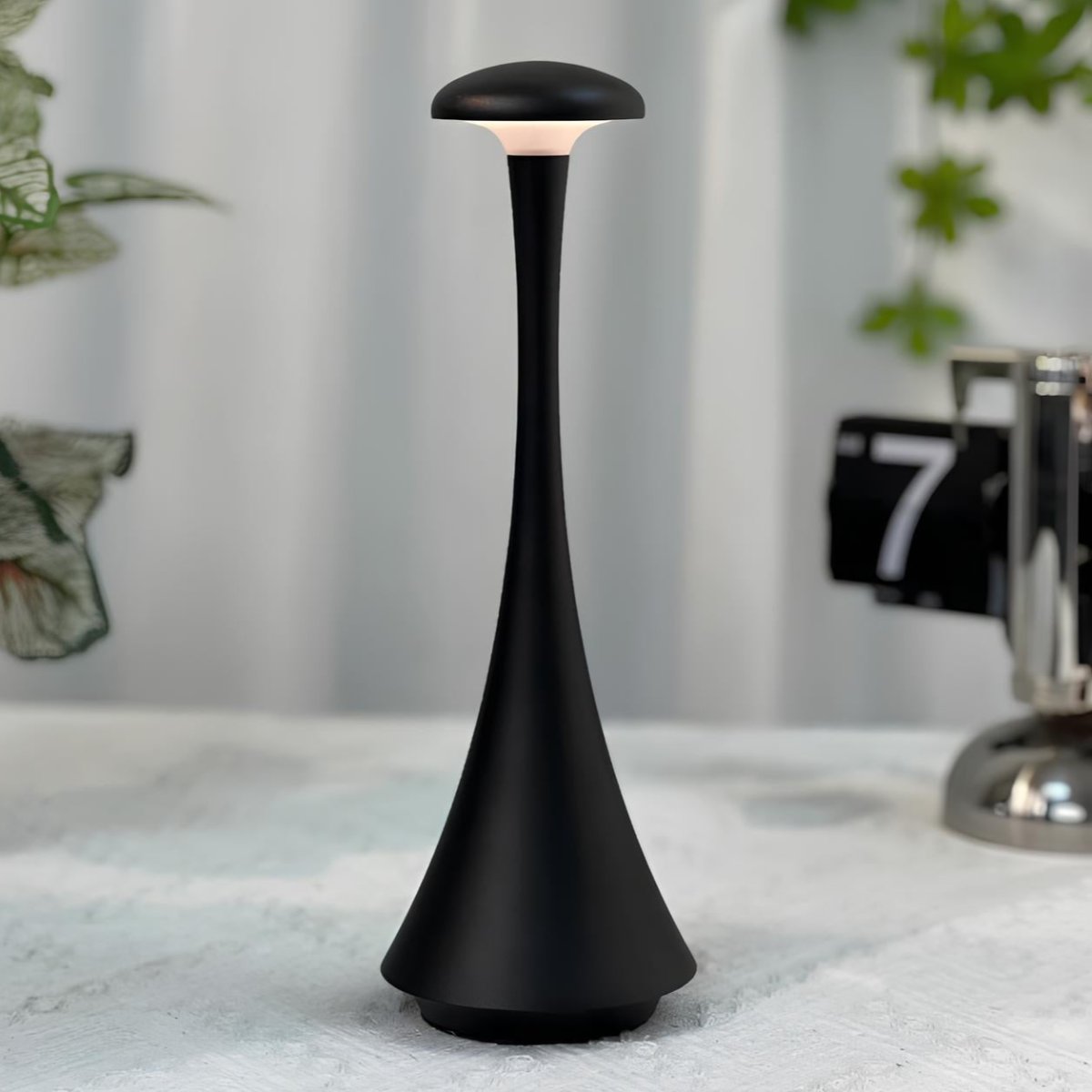 Elegant Slim Table Lamp - Fesara