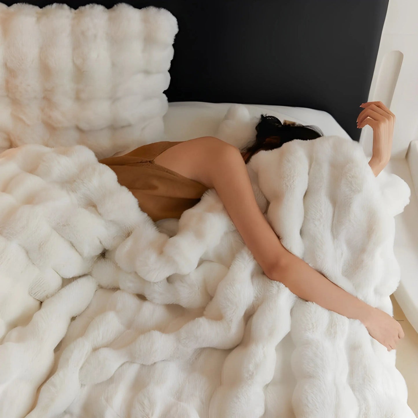Plush Soft Fuzzy Throw Blanket for Cozy Comfort
