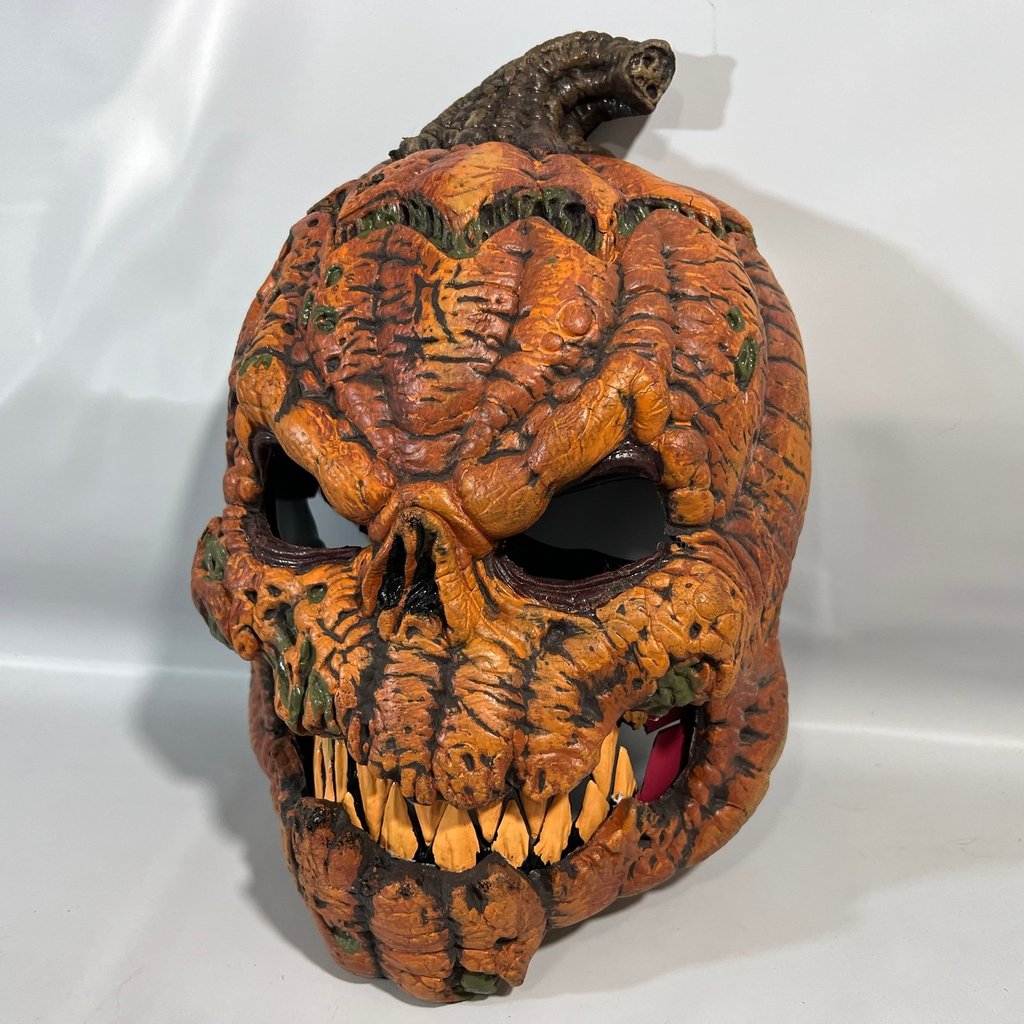 Spooky Animated Halloween Mask