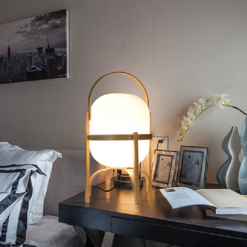 Classic Woven Basket Table Lamp