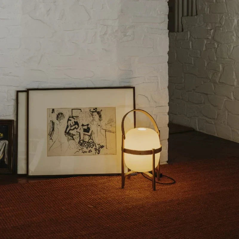 Classic Woven Basket Table Lamp