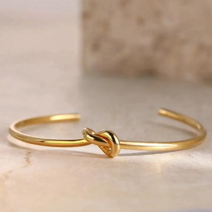 Elegant Twist Bracelet