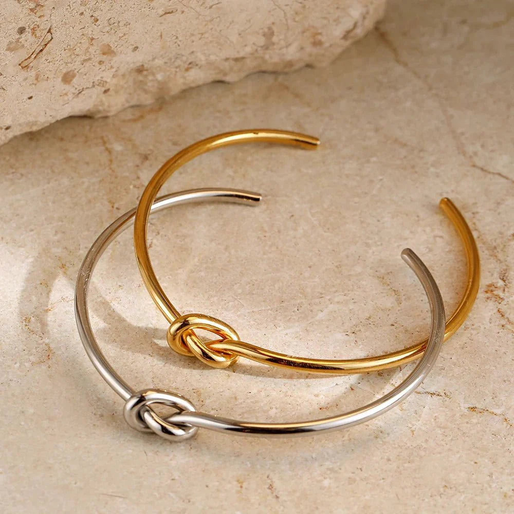 Elegant Twist Bracelet