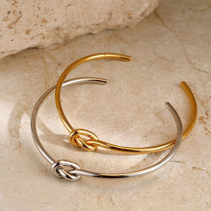 Elegant Twist Bracelet