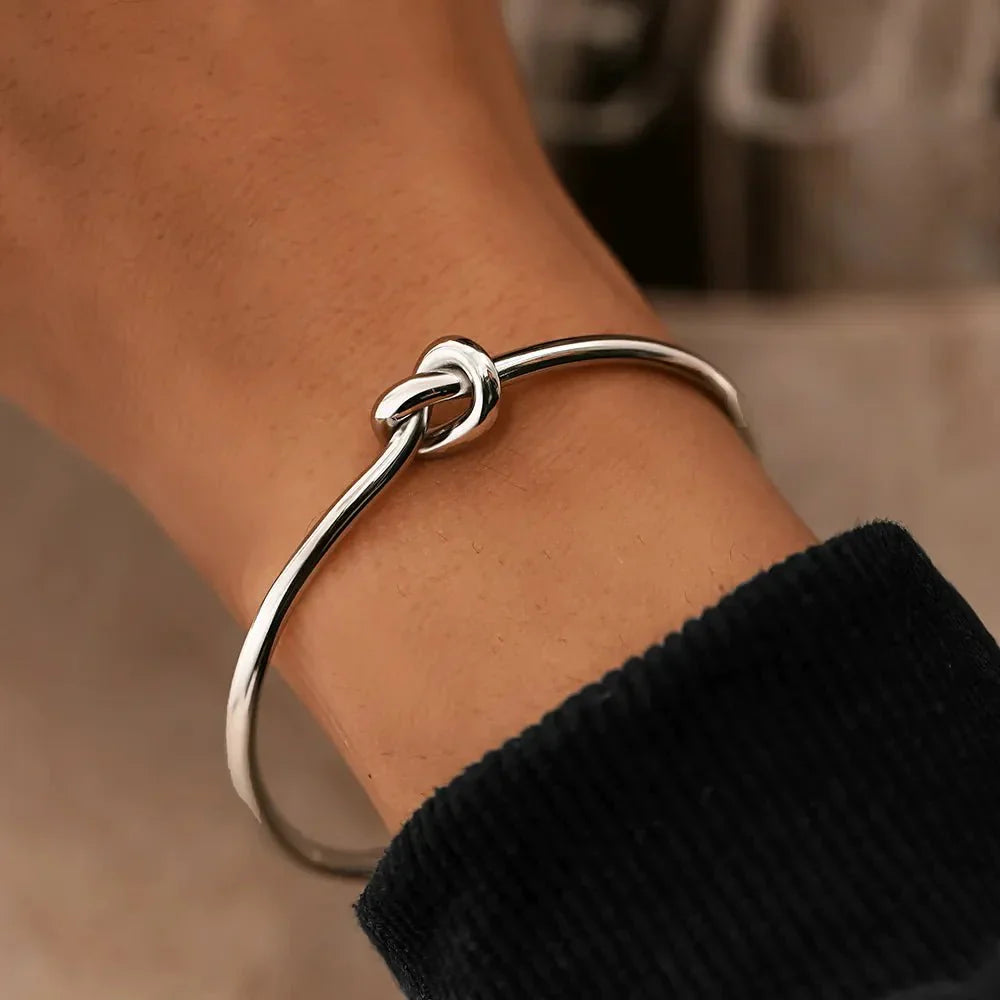 Elegant Twist Bracelet