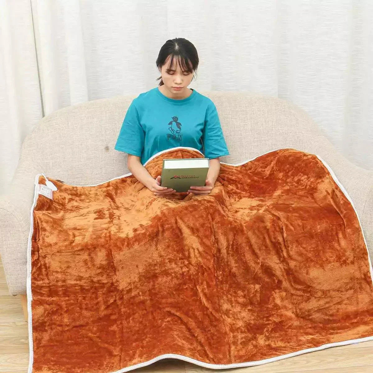 Cozy Electric Throw Blanket with Adjustable Heat Setting