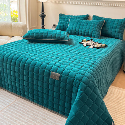 Cozy Plush Throw Blanket with Textured Pattern