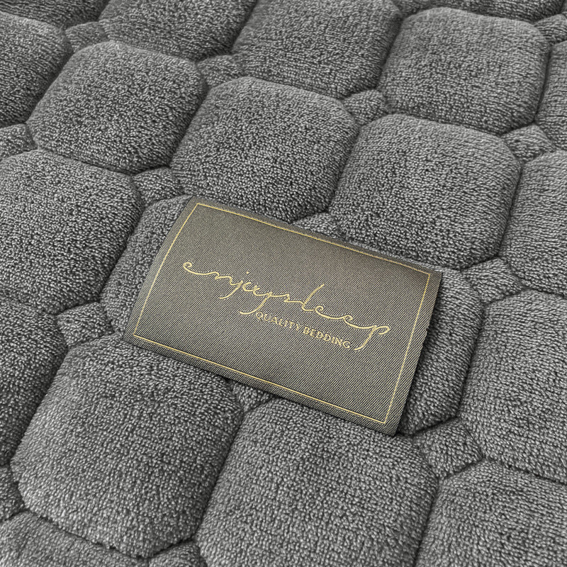 Cozy Plush Throw Blanket with Textured Pattern