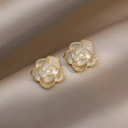 Delicate White Flower Necklace Earrings Ring Set